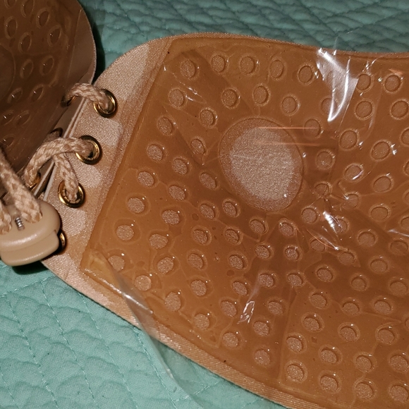 "Magic" Backless / Strapless Push-Up Bra - Picture 5 of 8